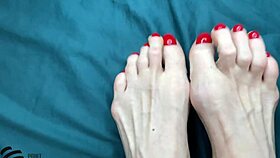 Milf's Sexy Foot Fetish?