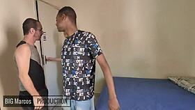 E o safado caçando no minhocão acabou levando rola de dois safados