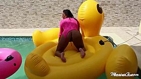 maxine x uses dildo by the pool