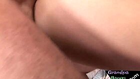 我太喜欢被爷爷猛干了，哇！