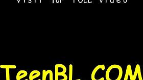 Emosi Kuat Bangun Semasa Amatur Comel Telan Kontol dalam Sesi Blowjob Basah