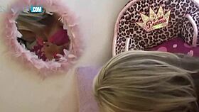 Starri Knight fingers her smooth shaved pussy 😍