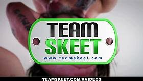 Hot Teen 18+ Nikole Nash Loves Morning Facial Blowjob!