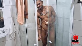 Depois da gravação, CHEFONA ARAUJO tomou BANHO gostoso