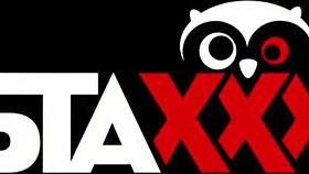 אני קשורה ולוקחת זין גדול בתחת