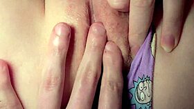 Pastor brat, hočeš deliti posteljo z devico pastorko?