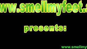 smelling feet in a femdom bdsm session 😍