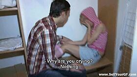 Blondie foxy in trouble 😏