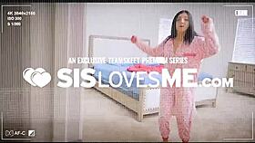 I caught this nice litte teen, Eliza Eves, stealin and shagged her backstage!