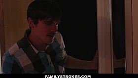 Hej, da li sam prevario svoje kurvinske polusestre za Noć veštica u jebanje?