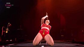 Katy perry performs i kissed a girl live in a super sexy outfit with music and celebrity vibes