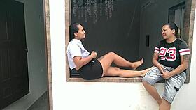 Invito A Mi Amante A Distraernos Así Que La Llevo Al Motel Para Darnos Placer En Los Coños