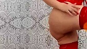 bouncing ass in casual homemade scene