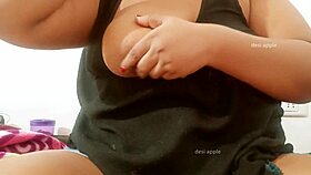 sri lankan lady showing natural boobs