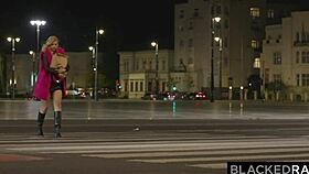 बॉनी, कर्वी ब्लॉन्ड, ब्लैक्ड्रॉ पर वाइल्ड बीबीसी राइड लेती है 😍