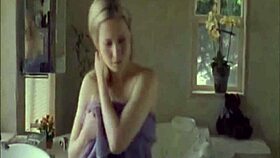 Japanese housewife gives intense handjob for creampie