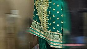 זונה שובבה לוקחת זין ענק של 10 אינץ' לכיף פרוע