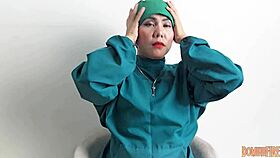 i love latex gloves on nurse in hospital