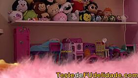 Did Lary Lacerda bang her brother's hung friend?