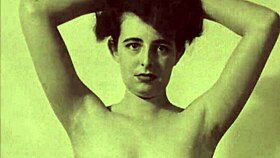 omg, vintage granny showing her fanny 😍