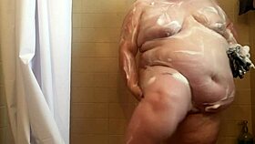 Mwkm Enjoys a Relaxing Bath