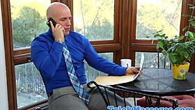 glam busty masseuse sixtynining with client