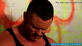 Teen Twinks Suck Cock In 3some With Bodybuilder?