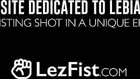 can two stunning babes handle fisting and dildo fucking?