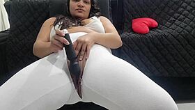 I love latina's big ass in torn leggings fetish