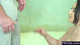 i'm mandy muse givin handjob to old guy in shower