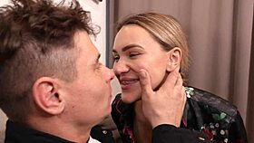 Не ме интересува, толкова съм хорна, карам мъжа си да ме чука здраво! 😈