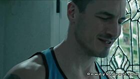 بودكاستير ينيك ساعي البريد شرجياً