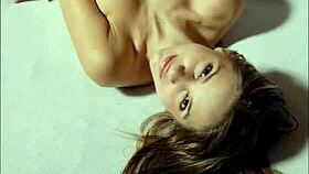 modelz beauty tender shows off her stunning looks