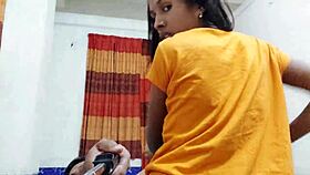 Hanif PK e Popy, adolescente ebony 18+ montando primeiro pau enorme, casal quente pra caralho