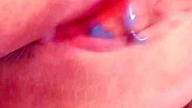 novinha winks her pink ass and cums hard