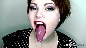 beauty girls tongue kissing in foursome