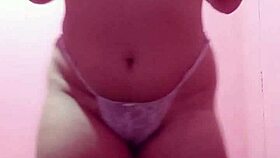 novinha winks her pink ass and cums hard