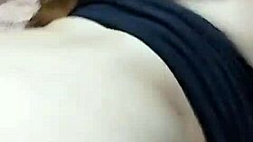 novinha tarada gives xereca to coroa while talking to boyfriend