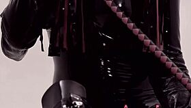 bdsm shemale assfucking in latex with cumshot and buttplug!