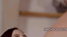 Bay ve Bayan Simmons Pina Colada Resorts'ta - Theodora Day Seth Gamble