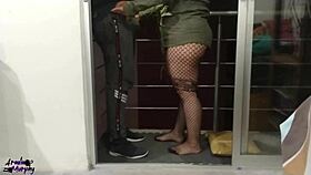 mamadita en el balcon del edificio de mi cu�adita