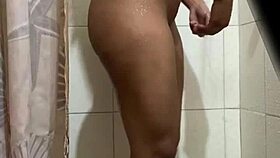 Colombian educator Karelys has flashed her flawless figure and allure