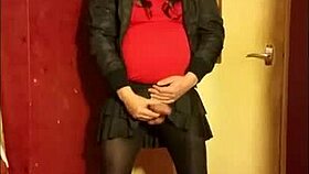 Shy amateur swallows cumshot in bisexual ass to mouth scene