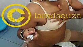 Η Lara Dsouza σαν καυλιάρα ινδή cross dresser