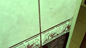 yo la espio sin que ella me vea 1