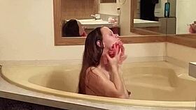 Bathtime relaxation with Shadebunny is just so damn hot!