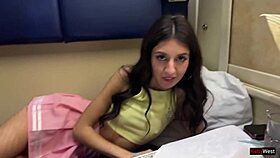 Colombiana de 18 Intenta Seducir para Tocar Gran Polla 😏