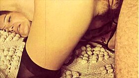 魅惑的なヴィンテージの大きなクリトリス熟女ポルノの世界を探求