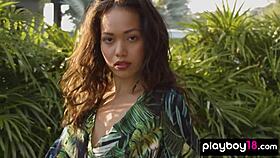 Kit Rysha Striptease?