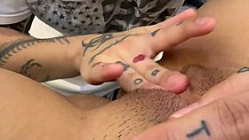 Nie mogłem się oprzeć lizaniu cipki latynoskiej pokojówki